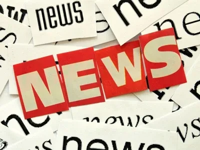 O pé direito do trabalhador afundou ainda mais no concreto e os bombeiros usa...