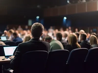 A luz refletida adiciona destaque aos uniformes e torna os alunos mais seguros